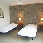 - La Reid Nyaraló Theux